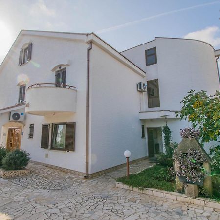 Apartments Punta & Vista In Krk Veglia Exterior foto