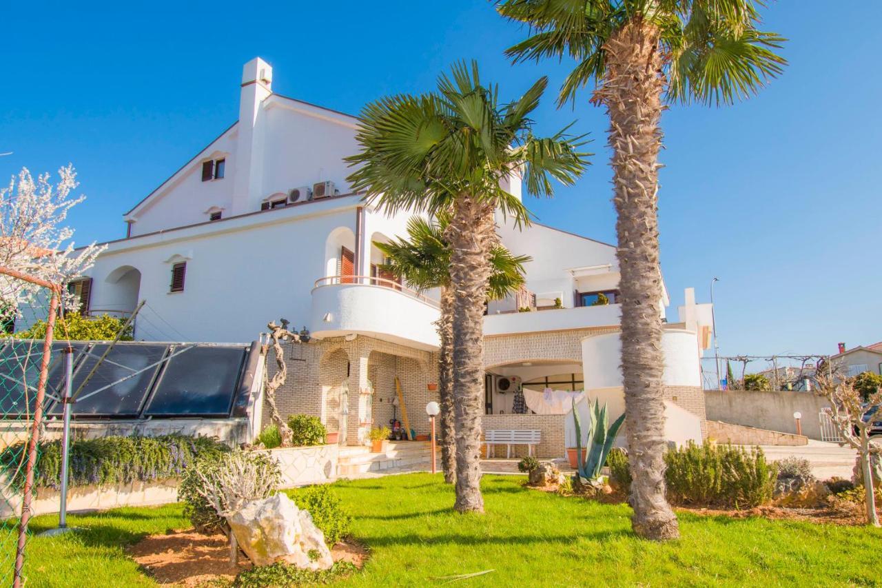 Apartments Punta & Vista In Krk Veglia Exterior foto