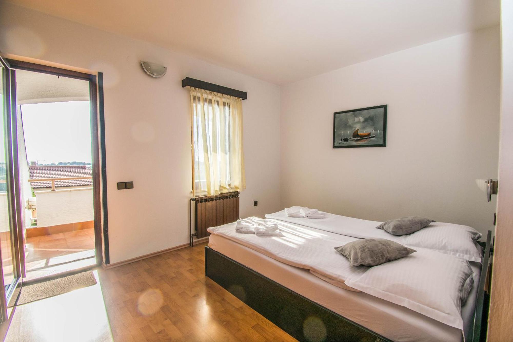 Apartments Punta & Vista In Krk Veglia Exterior foto